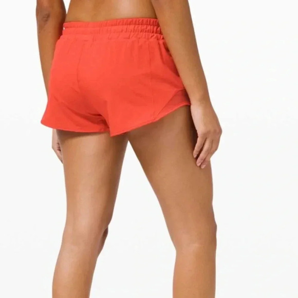 Lululemon Hotty Hot Low-Rise Short 2.5" - Picture 2 of 11